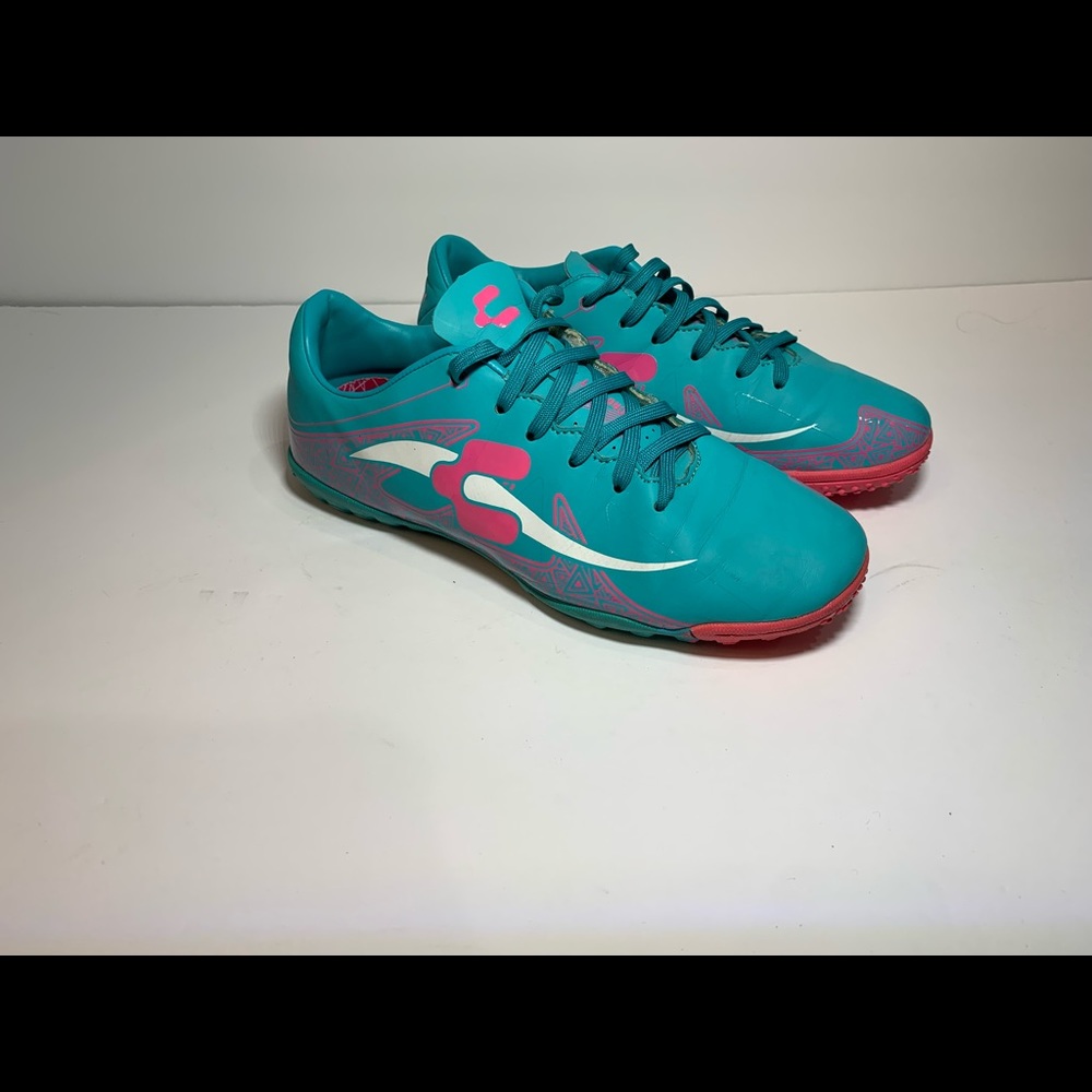 Charly Youth Turf Soccer‎ Shoe Size 6 Pink Teal